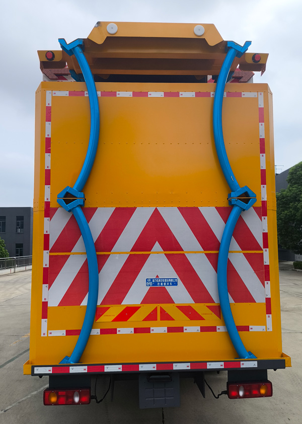 程力威牌CLW5120TFZCDP防撞緩沖車公告圖片