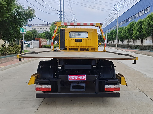 龍牧雙星牌LMX5043TQZEQ6清障車公告圖片