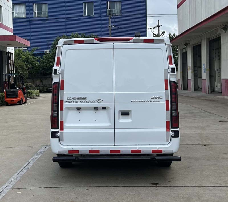 華東牌CSZ5042XYC-AMA運(yùn)鈔車公告圖片