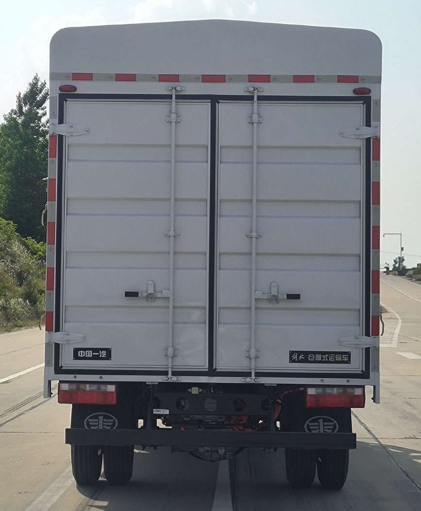 解放牌CA5049CCYP40L3BEVA85純電動(dòng)倉(cāng)柵式運(yùn)輸車公告圖片