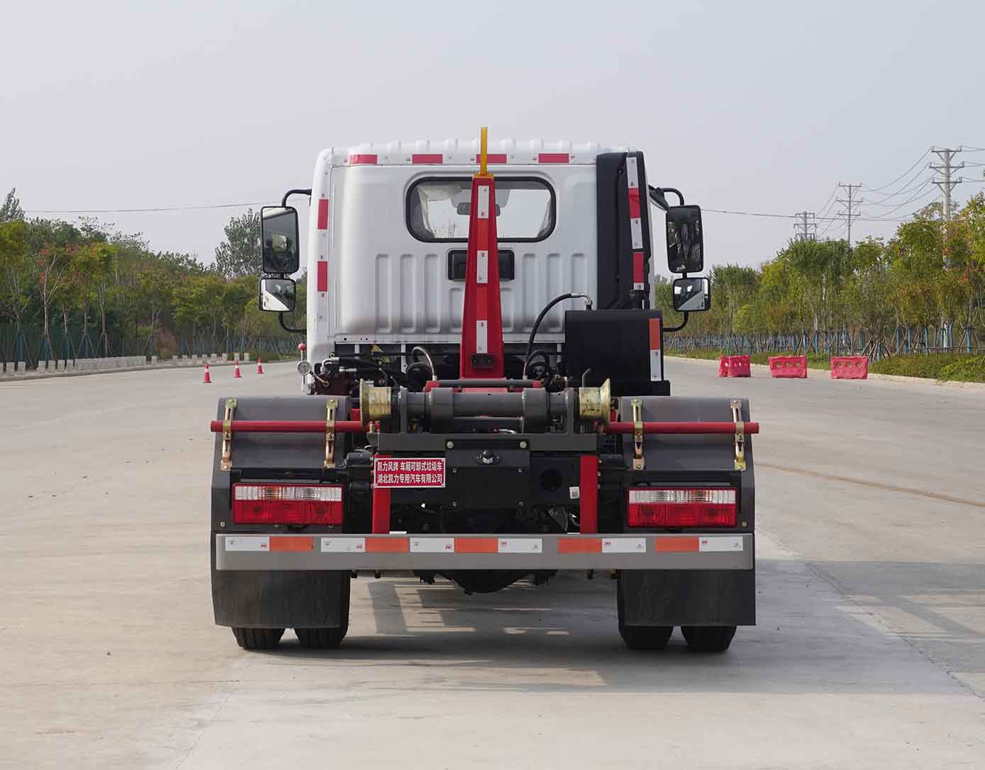 凱力風(fēng)牌KLF5043ZXXE6車廂可卸式垃圾車公告圖片