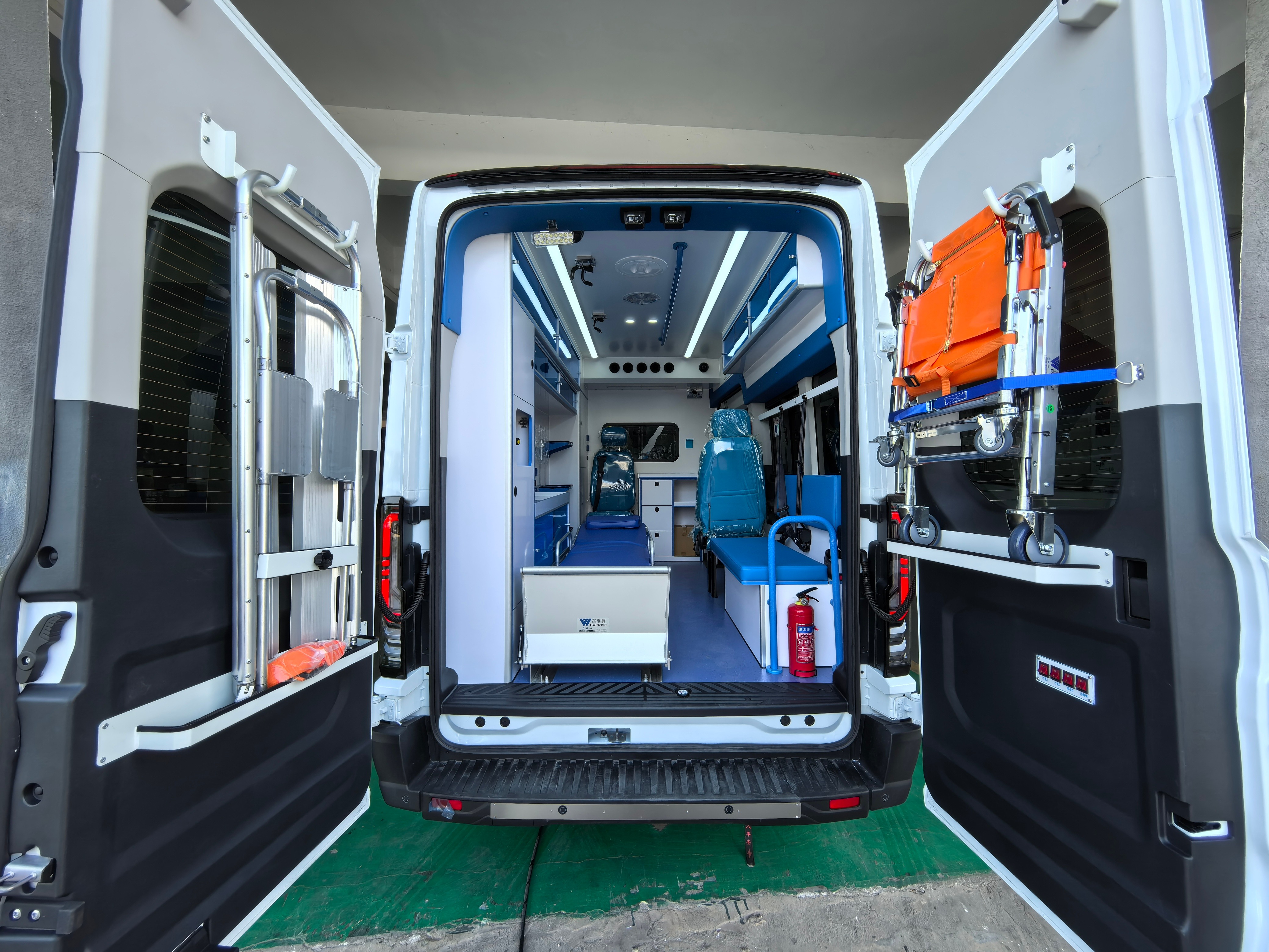 安思瑞牌AKH5042XJH128救護(hù)車公告圖片