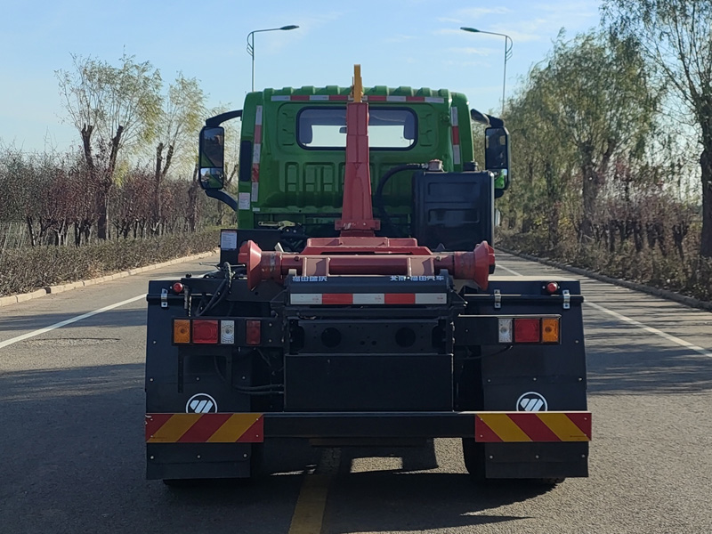 福田牌BJ5164ZXXEV2純電動(dòng)車廂可卸式垃圾車公告圖片