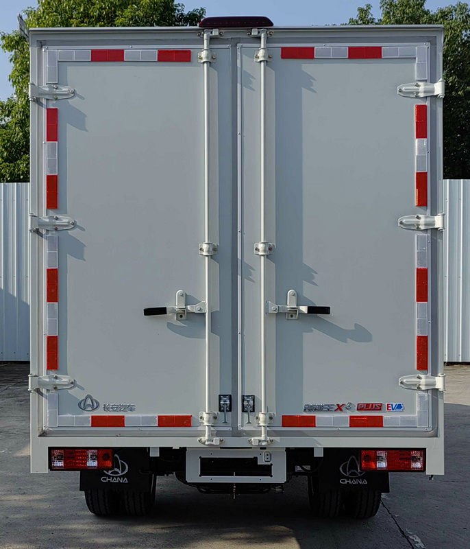 長安牌CKS5032XXYX3RD62BEV純電動廂式運(yùn)輸車公告圖片