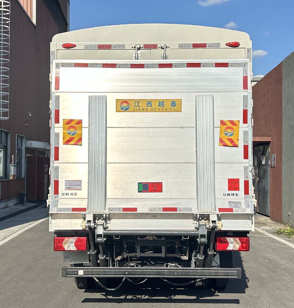 江鈴牌JX5049CCYT0D26倉柵式運(yùn)輸車公告圖片