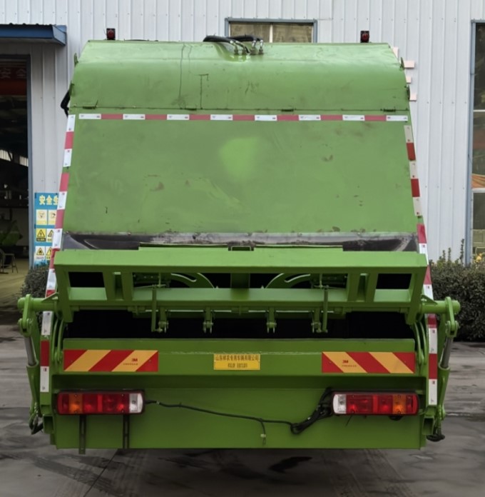 祥農(nóng)達牌SGW5250ZYSBJ6壓縮式垃圾車公告圖片