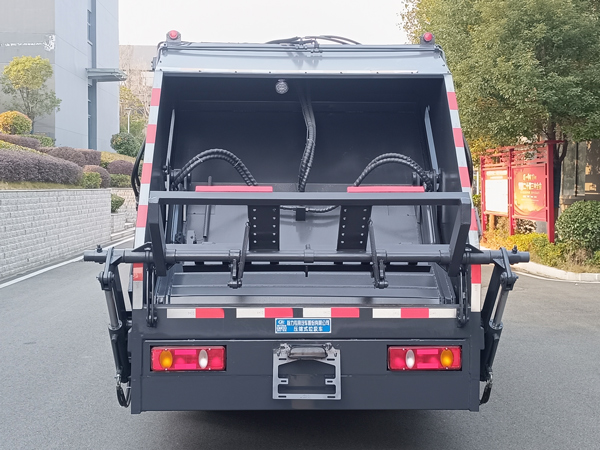 程力威牌CLW5070ZYSBHE壓縮式垃圾車公告圖片