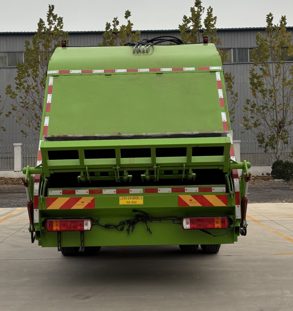 祥農(nóng)達(dá)牌SGW5182ZYSBJ6壓縮式垃圾車(chē)公告圖片
