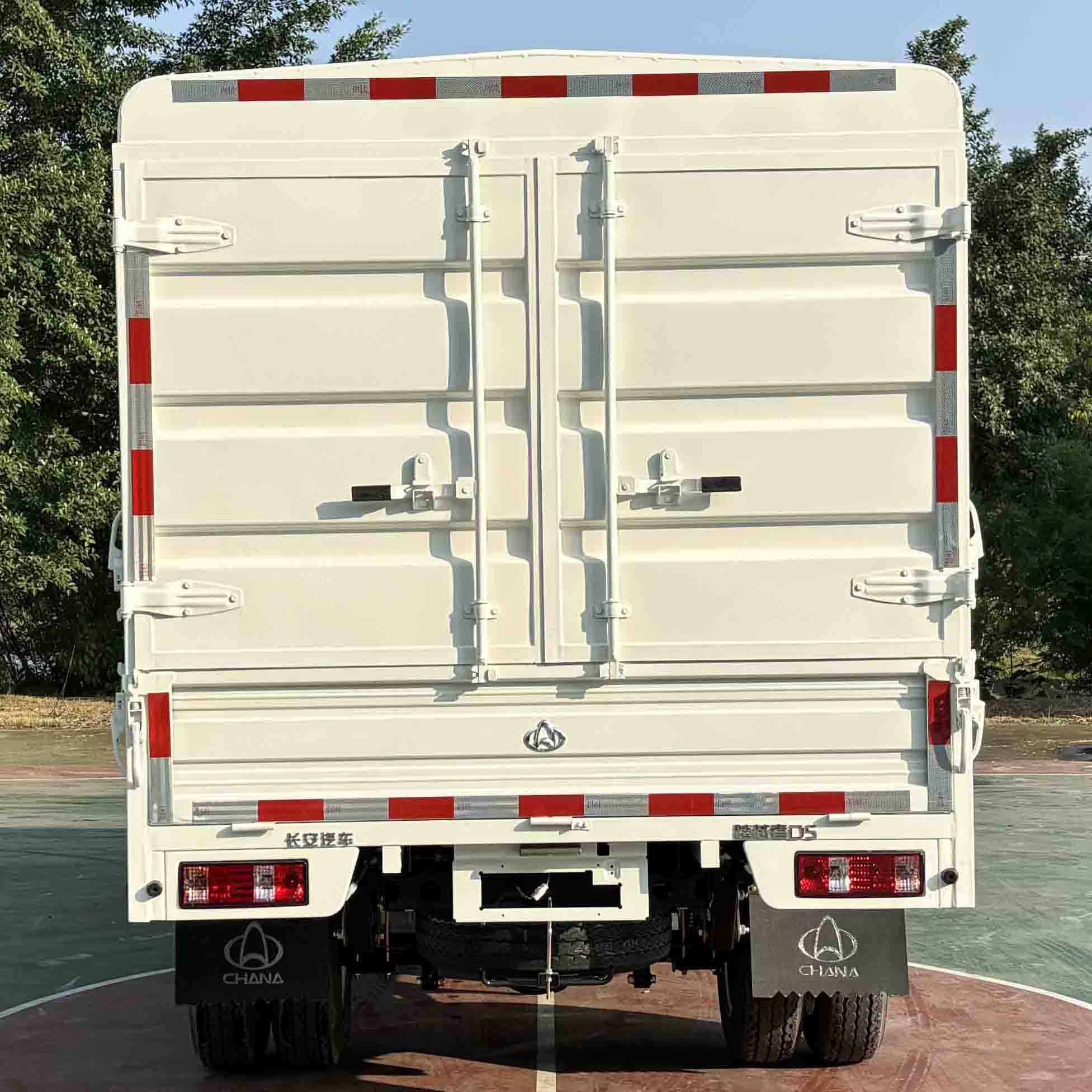 長(zhǎng)安牌CKS5032CCYD5DD6B1倉(cāng)柵式運(yùn)輸車公告圖片