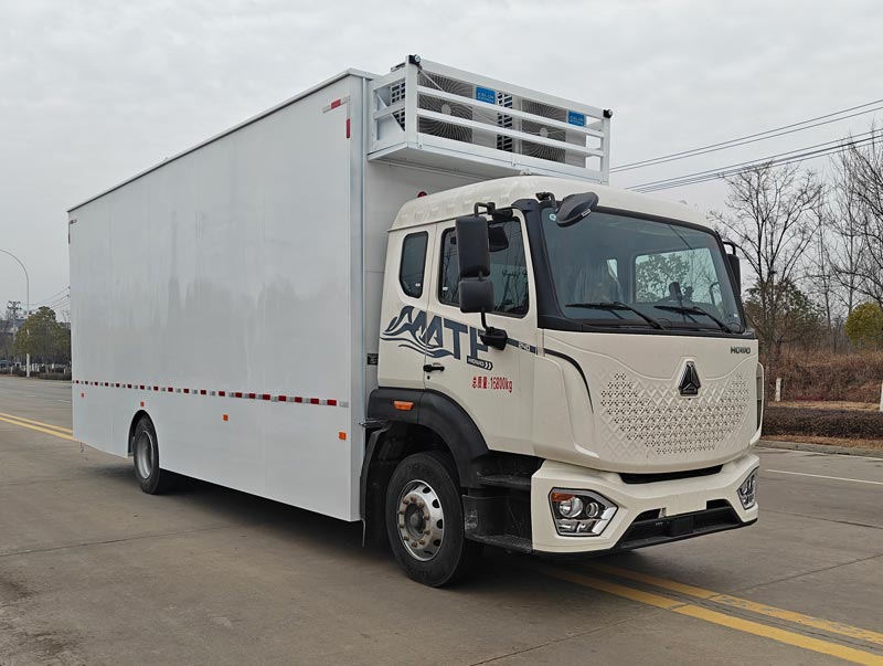 布隆牌LLL5171XCCZZ6餐車