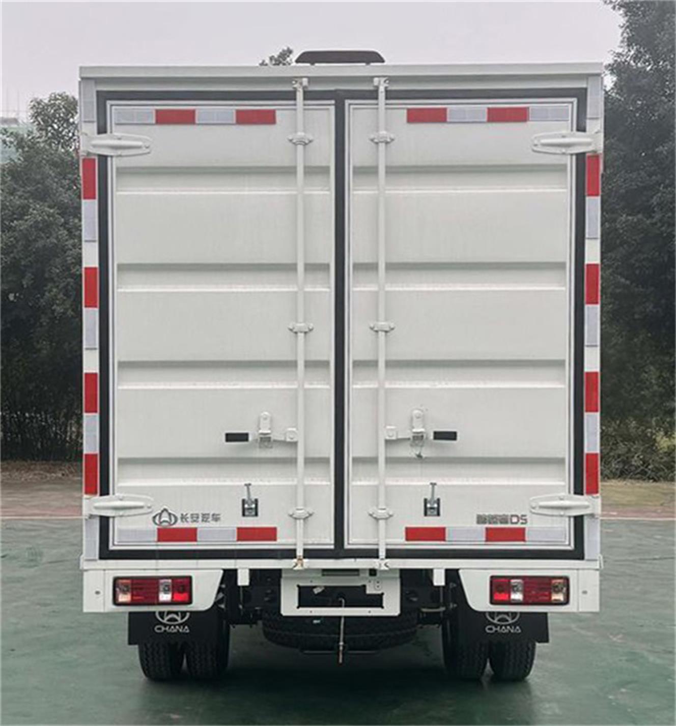 長安牌CKS5032XXYD5FD6B3廂式運(yùn)輸車公告圖片