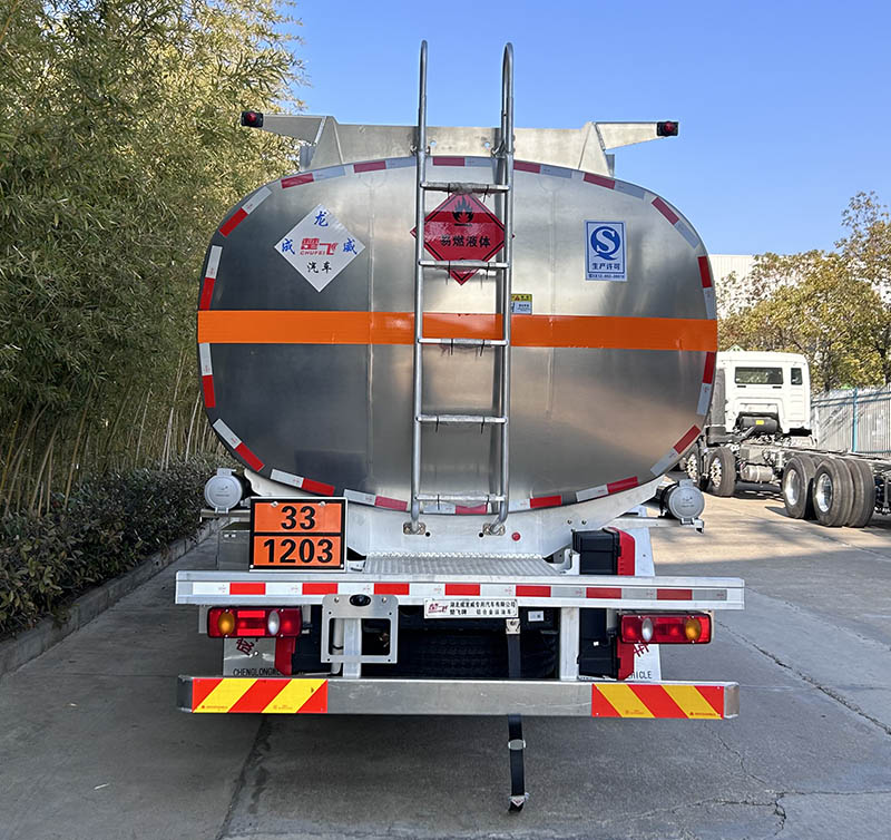 楚飛牌CLQ5266GYY6DJA鋁合金運(yùn)油車公告圖片