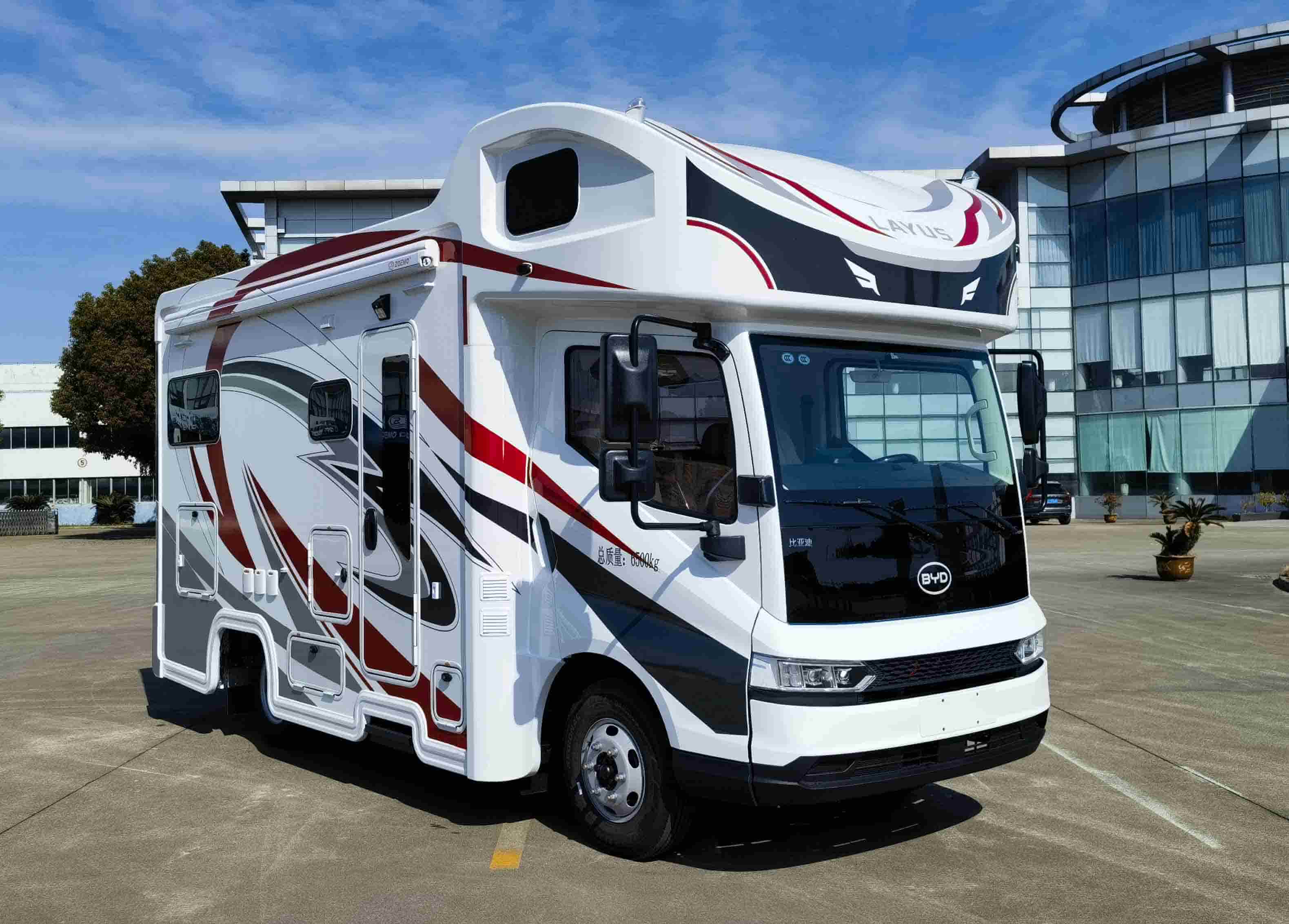 歐旅牌ZCL5061XLJAHEV插電式增程混合動力旅居車公告圖片