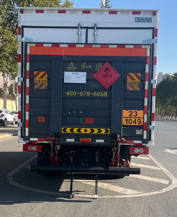 專威牌HTW5101XRQBJ6易燃氣體廂式運輸車公告圖片