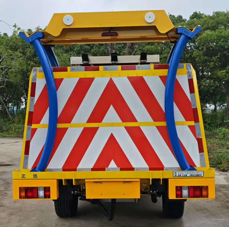 正遠(yuǎn)牌EZY5037TFZU2X6A防撞緩沖車公告圖片