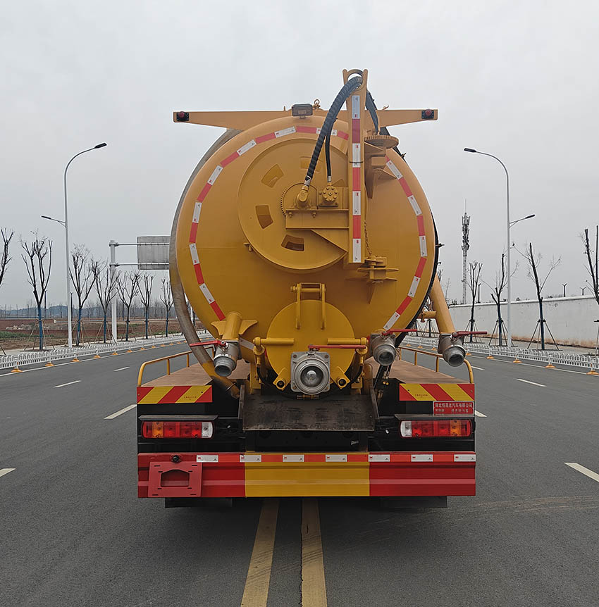 布隆牌LLL5161GQWB6清洗吸污車公告圖片