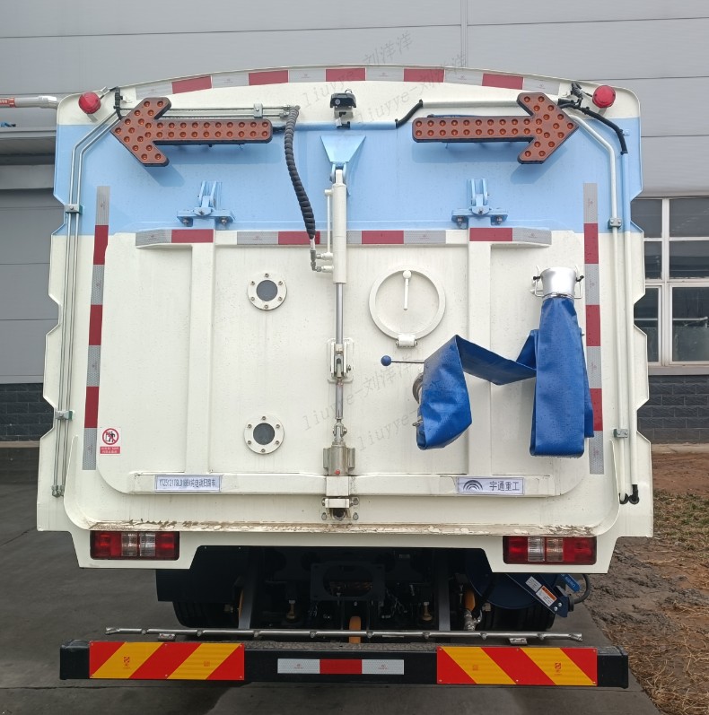 宇通牌YTZ5121TSLD1BEV純電動掃路車公告圖片