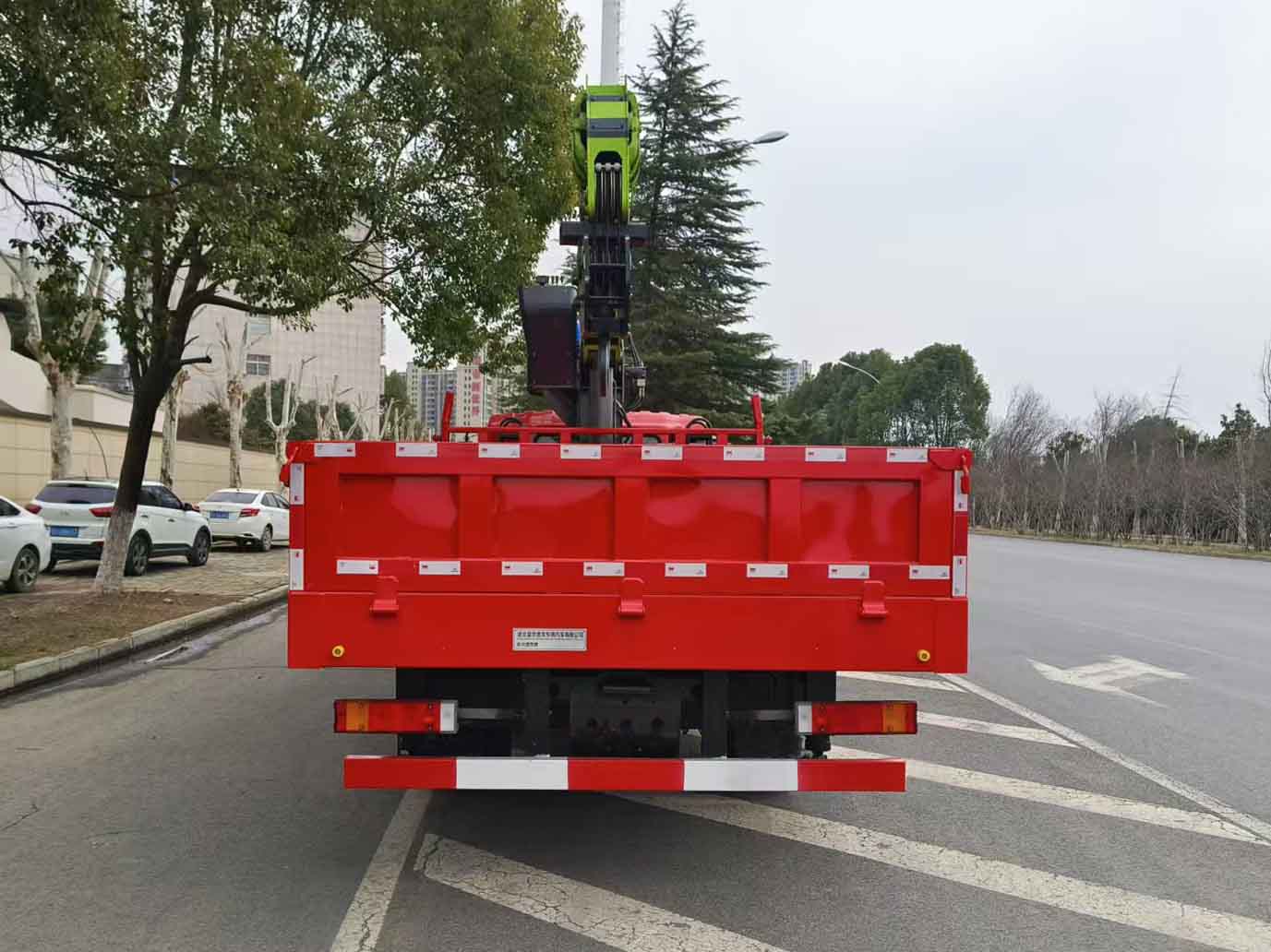 長興德龍牌ZZZ5116JSQEQ6隨車起重運(yùn)輸車公告圖片