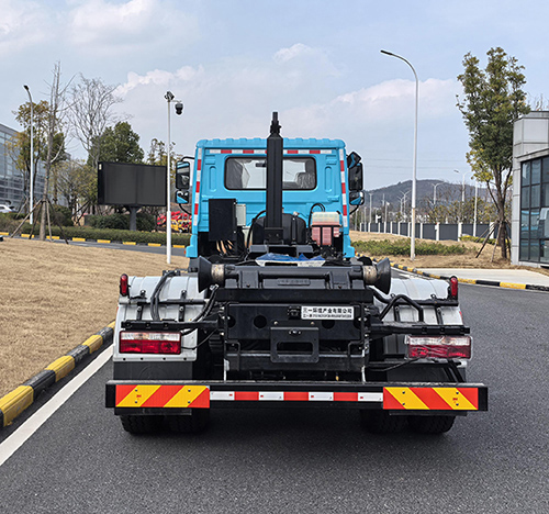三一牌SYS5180ZXXSYCBEV純電動(dòng)車(chē)廂可卸式垃圾車(chē)公告圖片