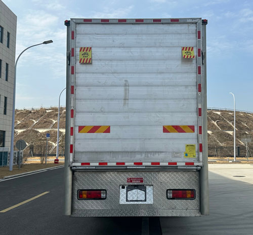 雛禽運(yùn)輸車圖片