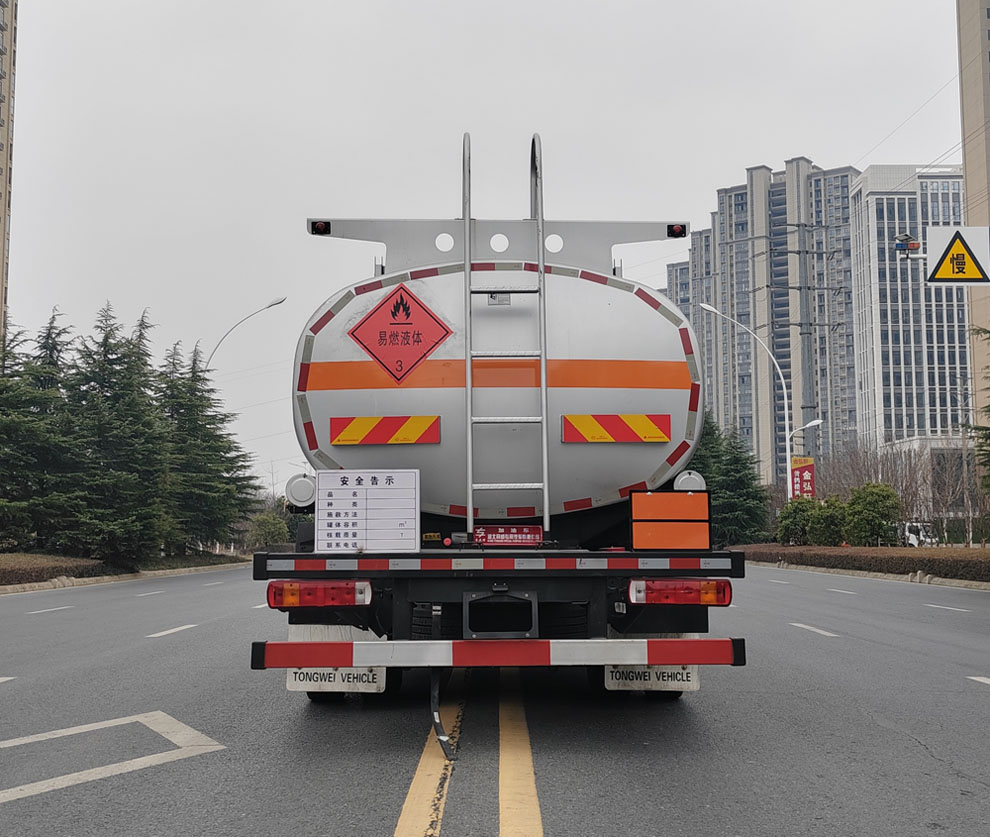 專威牌HTW5180GJYZC6加油車公告圖片