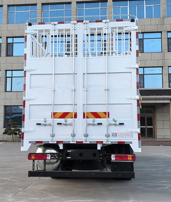 東虹牌DHC5180CCQBEV純電動(dòng)畜禽運(yùn)輸車(chē)公告圖片