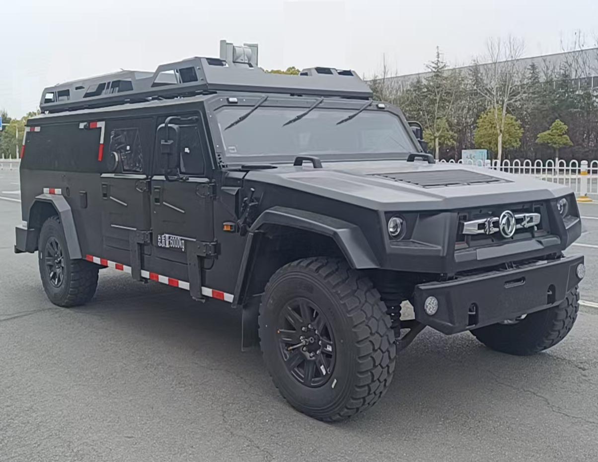 程力威牌CLW5061XFBDPA防暴車