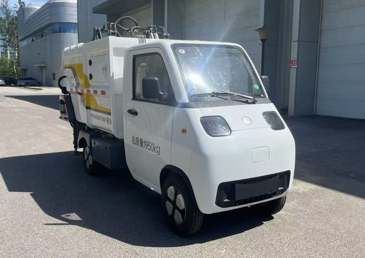 百易長青牌JBY5021ZZZBEV純電動自裝卸式垃圾車公告圖片