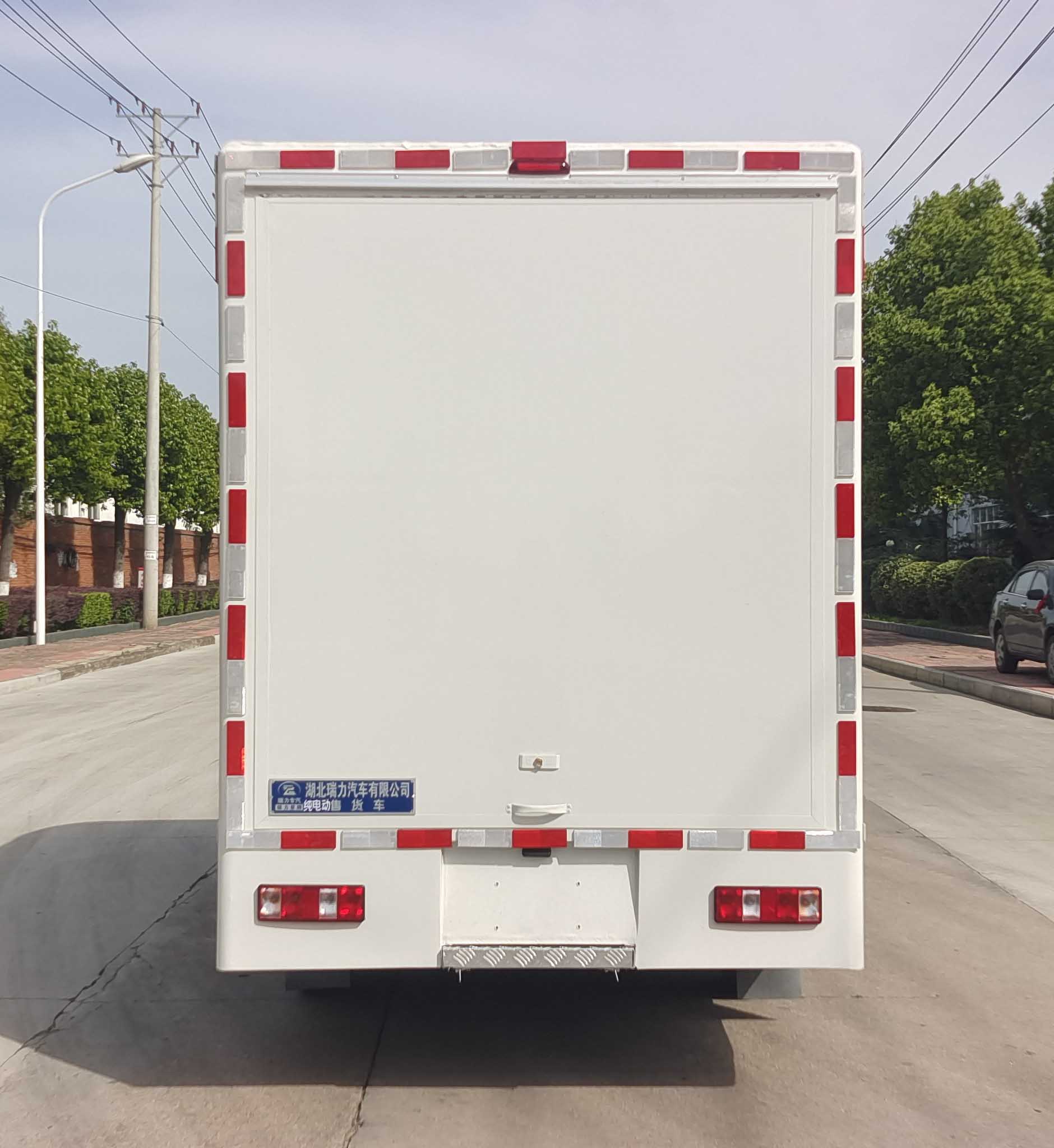 瑞力星牌RLQ5030XSHSBEV純電動(dòng)售貨車公告圖片