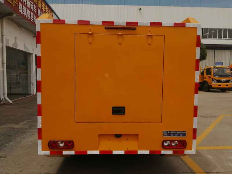 程力威牌CLW5030XXHACA救險(xiǎn)車公告圖片