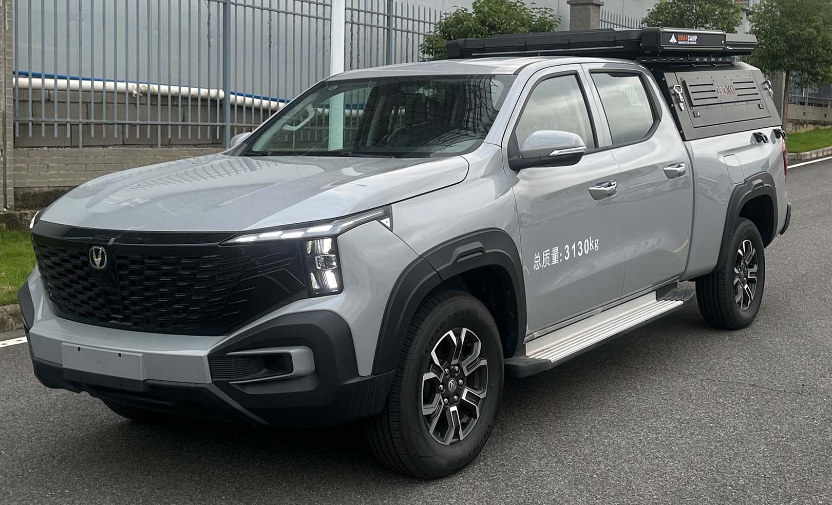 BHF5030TSYHEVB1型插電式增程混合動力宿營車圖片