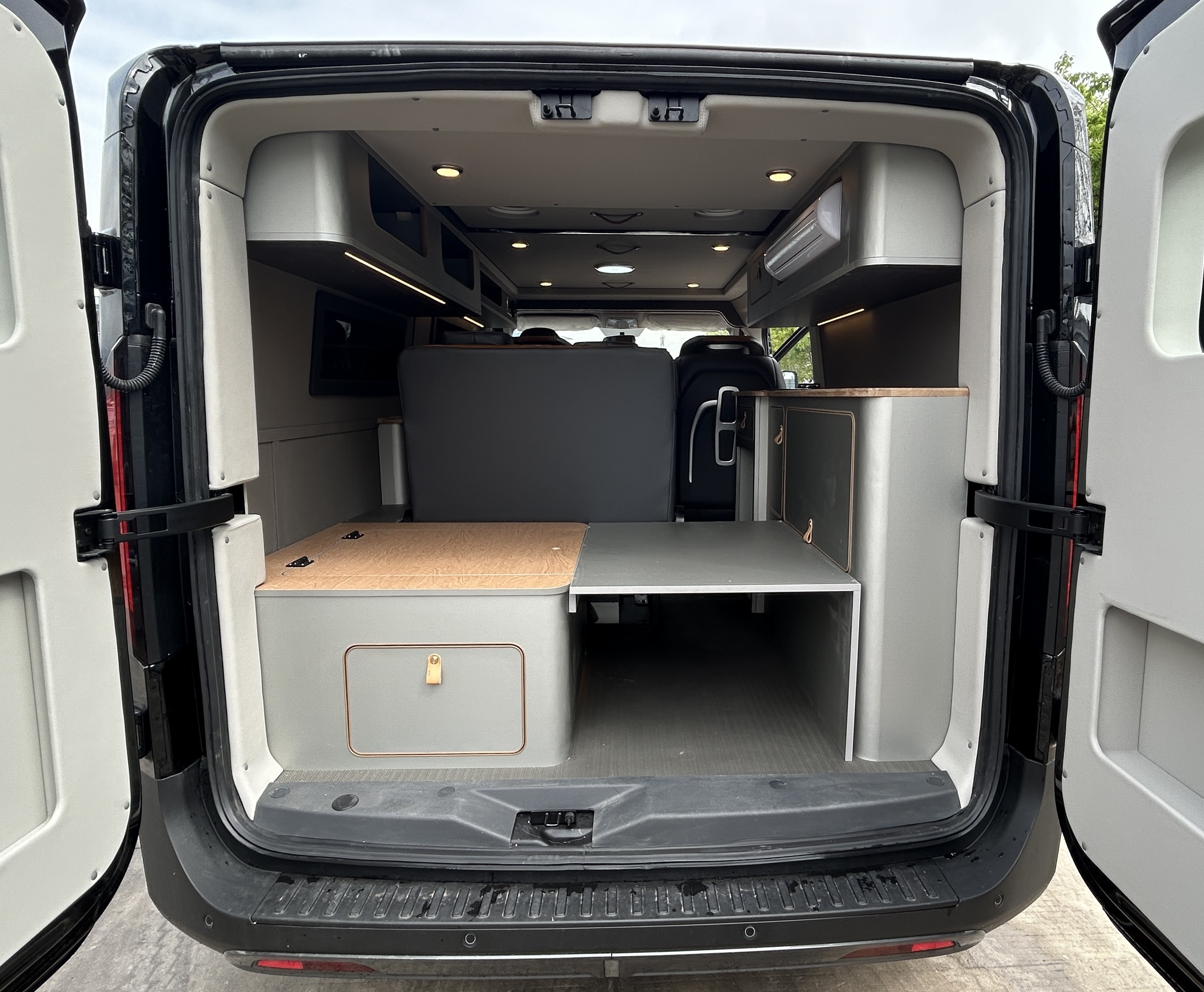 渝州牌YZ5041TSYYFB1Z宿營(yíng)車公告圖片