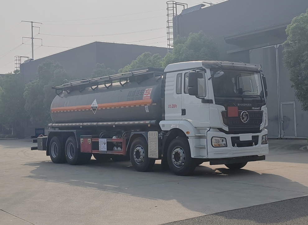 專威牌HTW5328GFWSX6腐蝕性物品罐式運(yùn)輸車