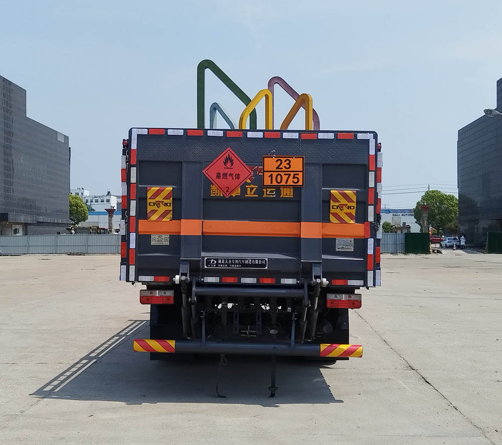 大力牌DLQ5125TQPEQ6氣瓶運(yùn)輸車公告圖片