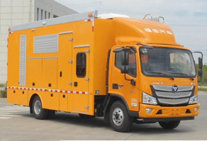 大流量排水抢险车