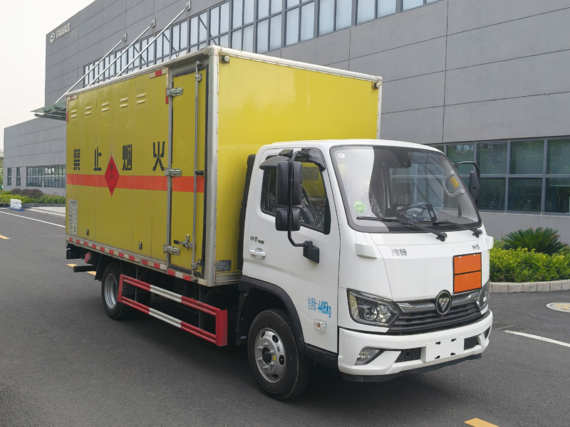 CSC5041XRQB6型易燃?xì)怏w廂式運(yùn)輸車圖片