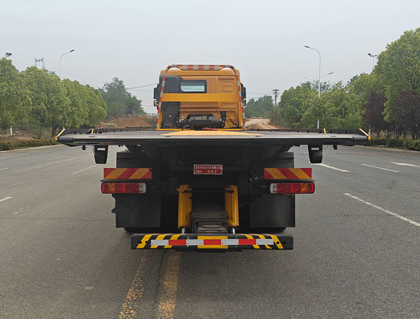 布隆牌LLL5440TQZBJ6清障車公告圖片