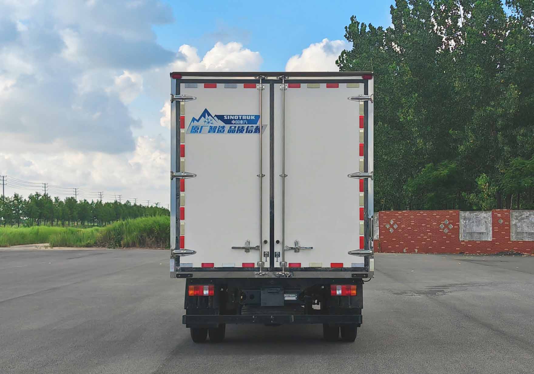 豪沃牌ZZ5047XLCG3314F145冷藏車公告圖片