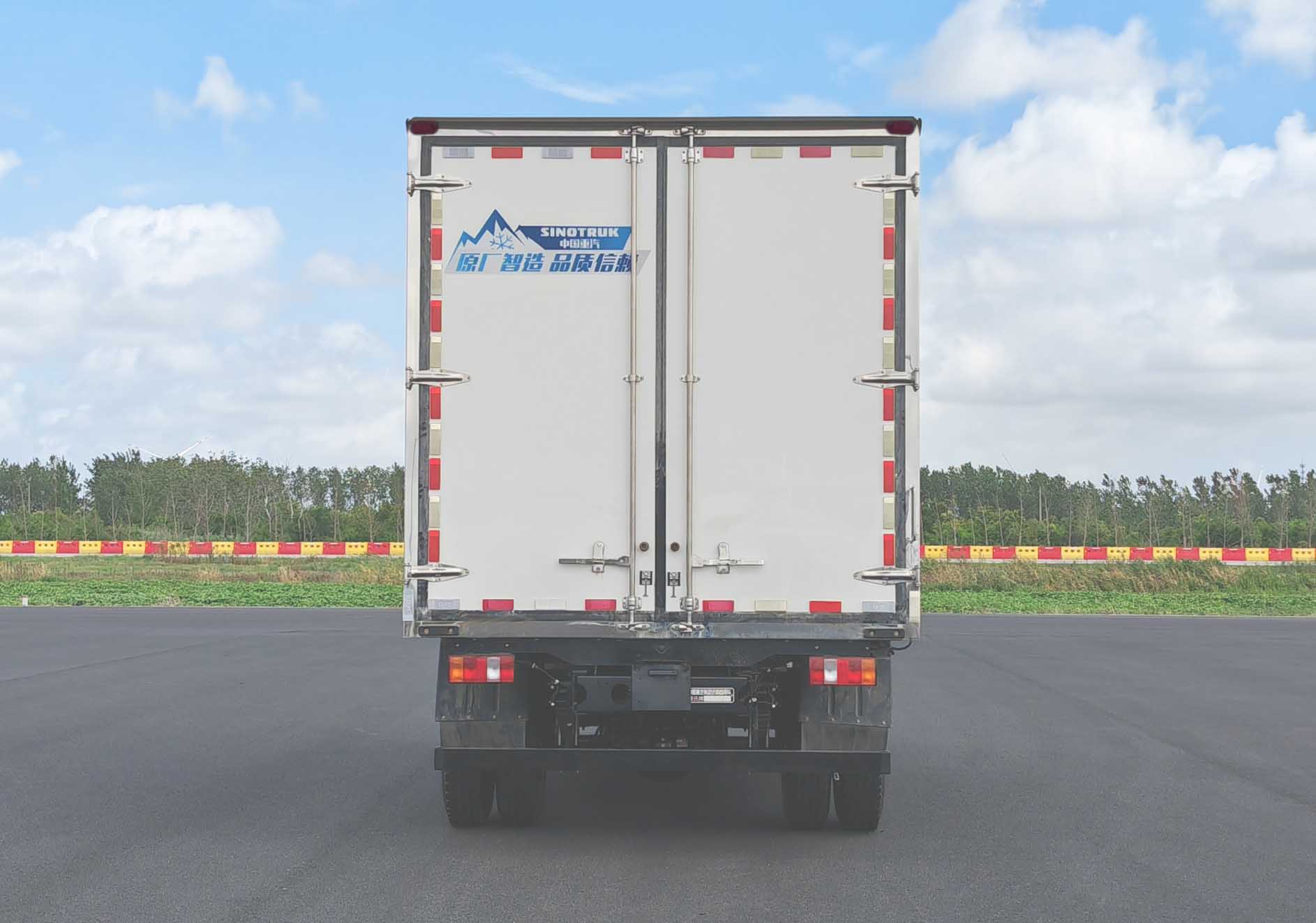 豪沃牌ZZ5117XLCK3615Z1BEVD4純電動冷藏車公告圖片