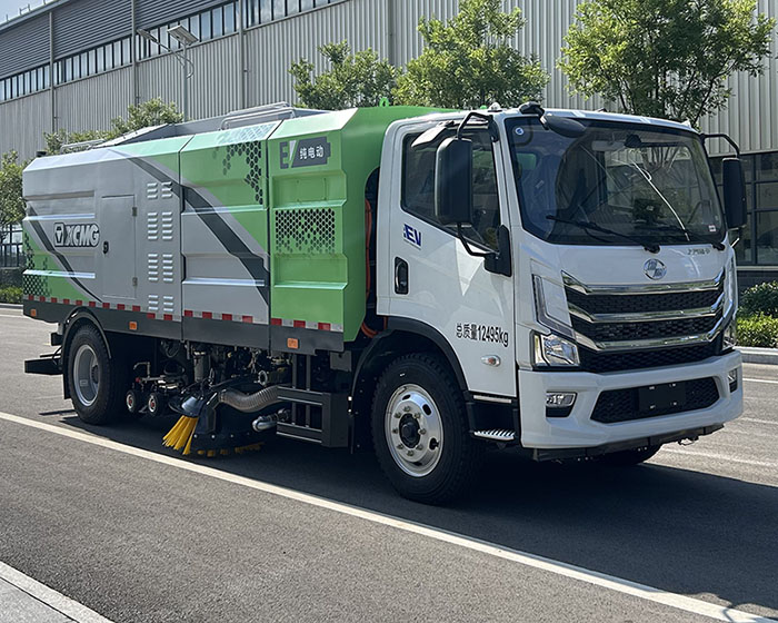XGH5120TXSSBEV型純電動(dòng)洗掃車圖片