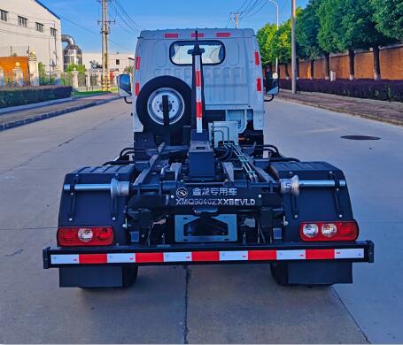 金龍牌XMQ5040ZXXBEVLD純電動(dòng)車廂可卸式垃圾車公告圖片