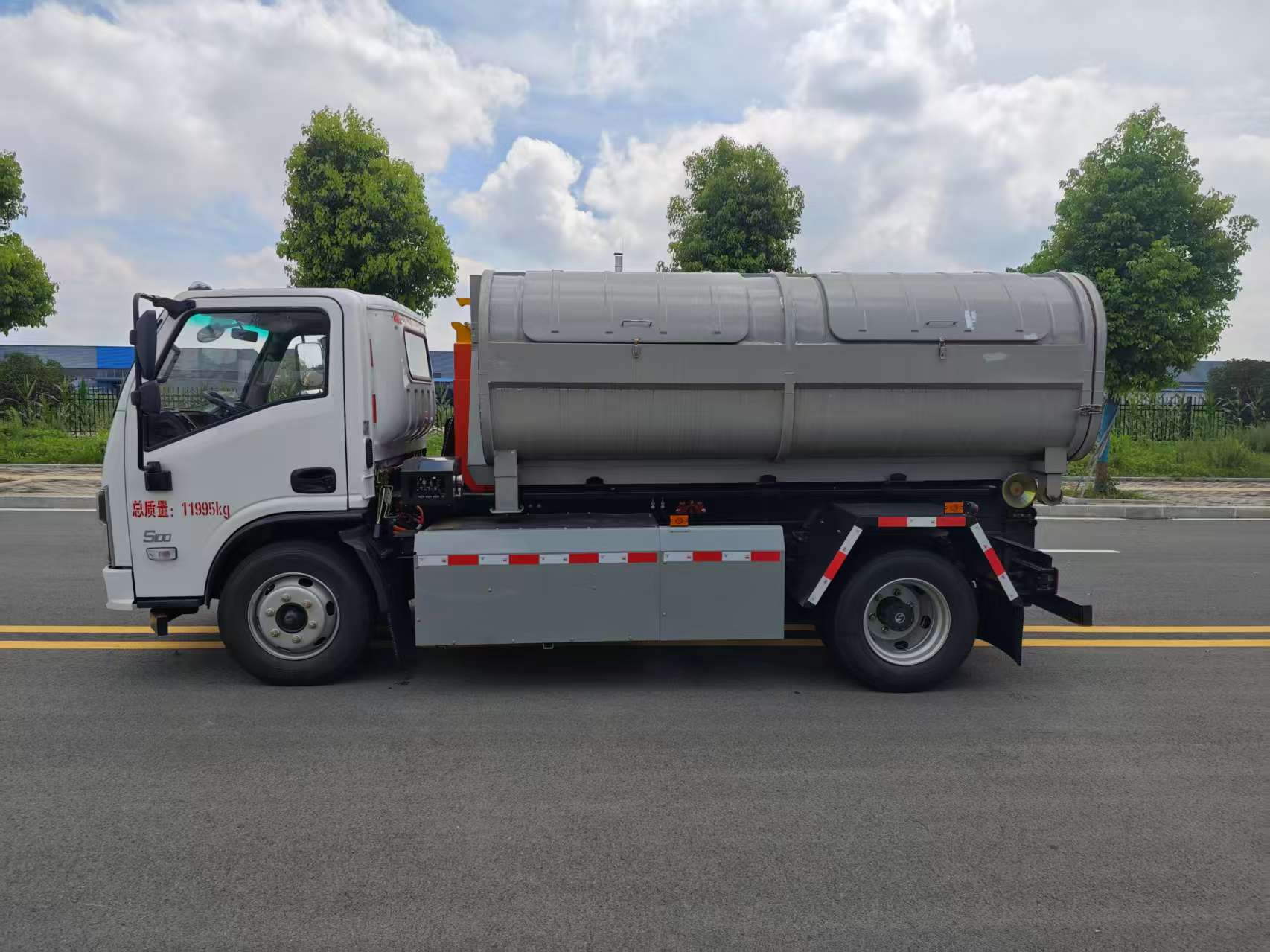 斯太隆牌HZH5120ZXXSXBEV純電動(dòng)車廂可卸式垃圾車公告圖片