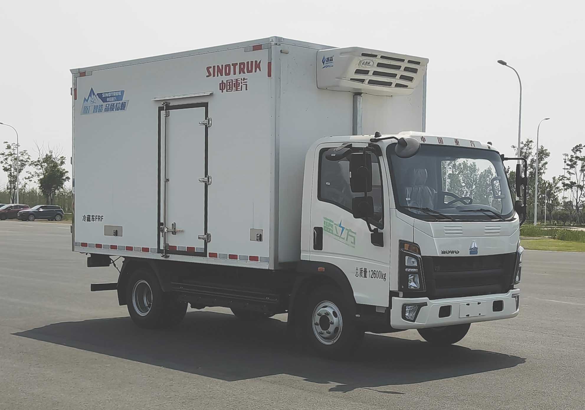 豪沃牌ZZ5137XLCK3615Z1BEVF1純電動(dòng)冷藏車(chē)公告圖片