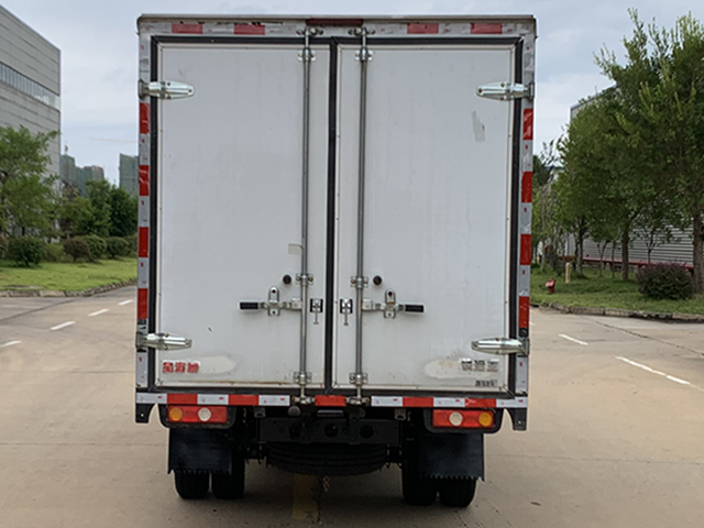 星海獅牌KMC5034XXYQB360D6廂式貨車(chē)公告圖片