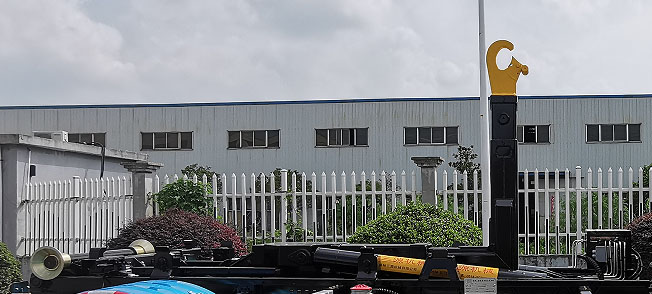 三聯(lián)牌YSY5140ZXXBEV純電動(dòng)車(chē)廂可卸式垃圾車(chē)公告圖片