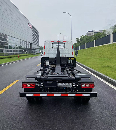 三一牌SYS5040ZXXSDBBEV純電動車廂可卸式垃圾車公告圖片