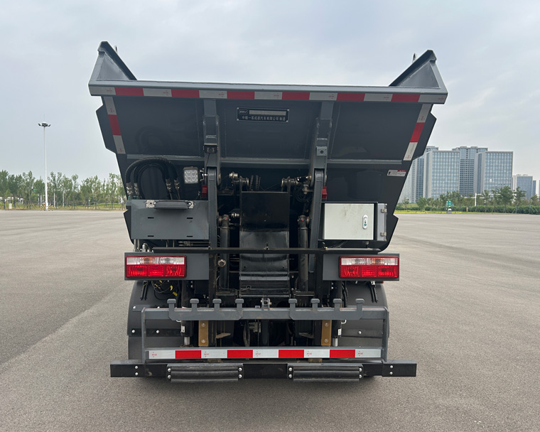 中植汽車牌CDL5100ZZZDFBEV純電動自裝卸式垃圾車公告圖片
