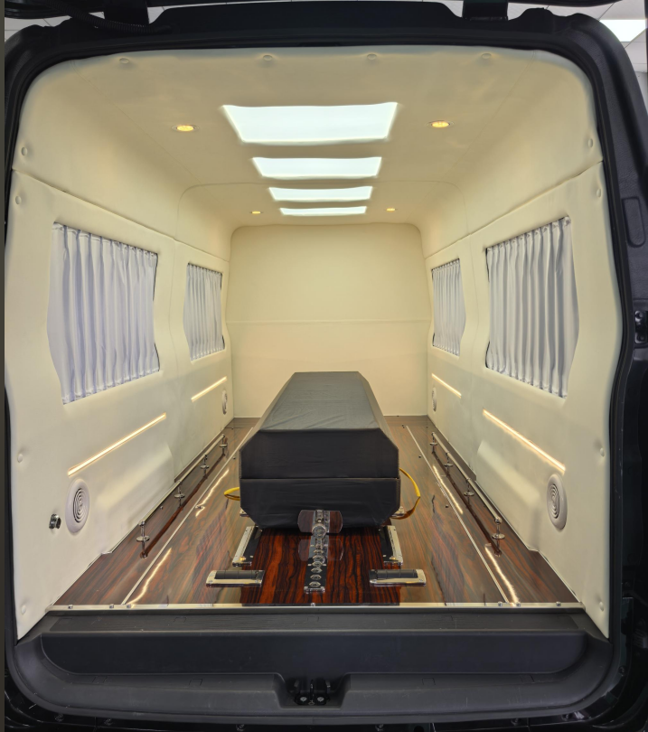 祺創(chuàng)力牌WQL5030XBYEV1純電動(dòng)殯儀車(chē)公告圖片