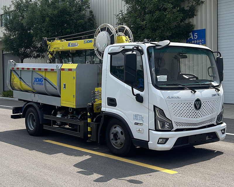 徐工牌XGH5070TWGBBEV純電動(dòng)挖掏式管道疏通車