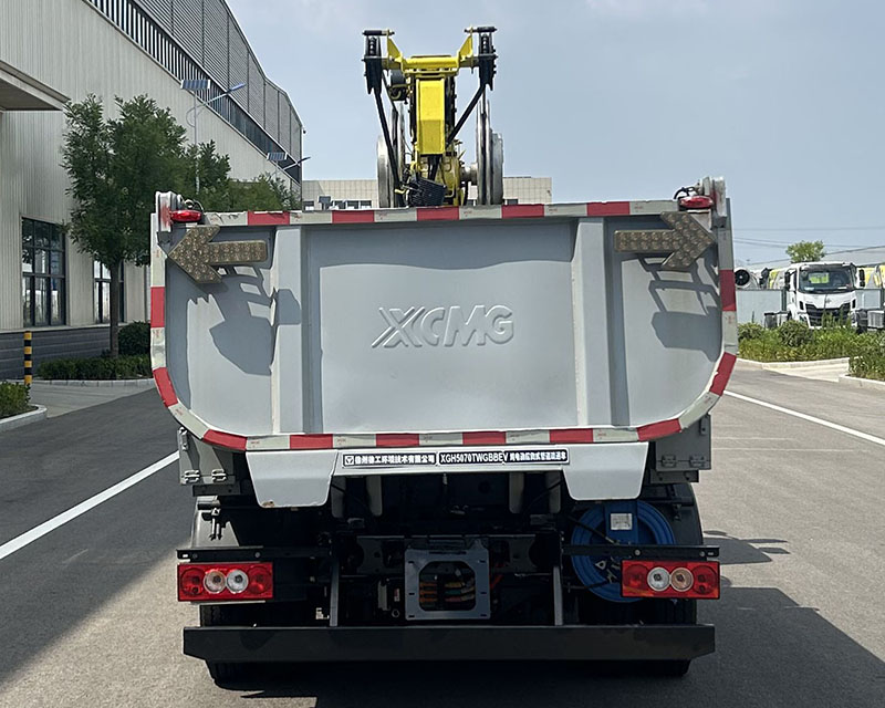 徐工牌XGH5070TWGBBEV純電動(dòng)挖掏式管道疏通車公告圖片